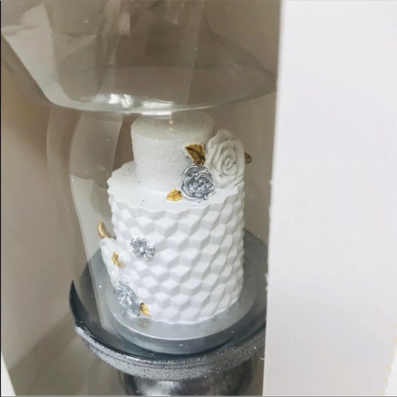 Hallmark Signature Ornament Made for Each Wedding - Picture 3 of 7